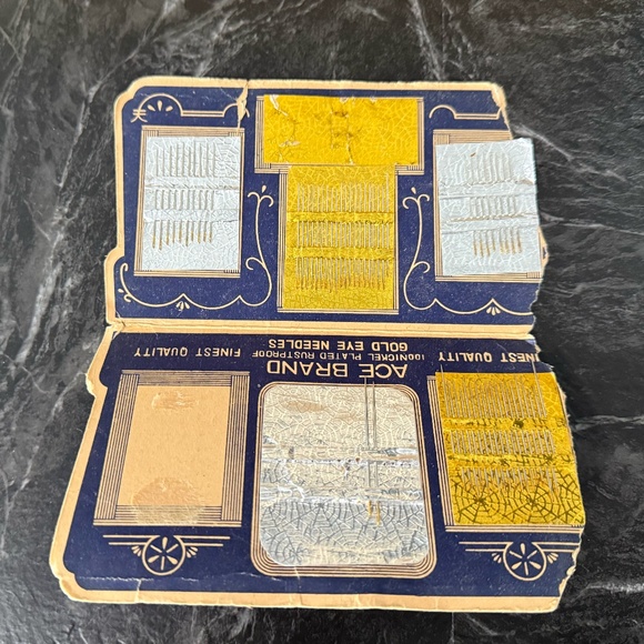 Vintage Sewing Box Full of Vintage Sewing Supplies - Picture 11 of 15